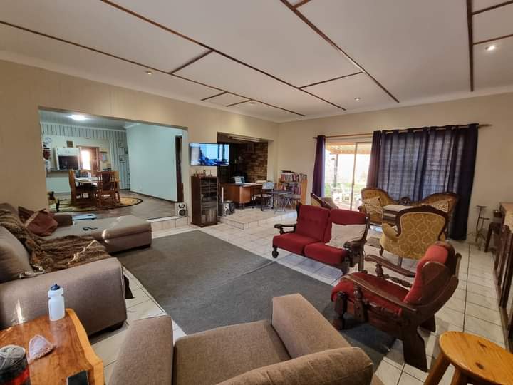 5 Bedroom Property for Sale in Freemanville North West